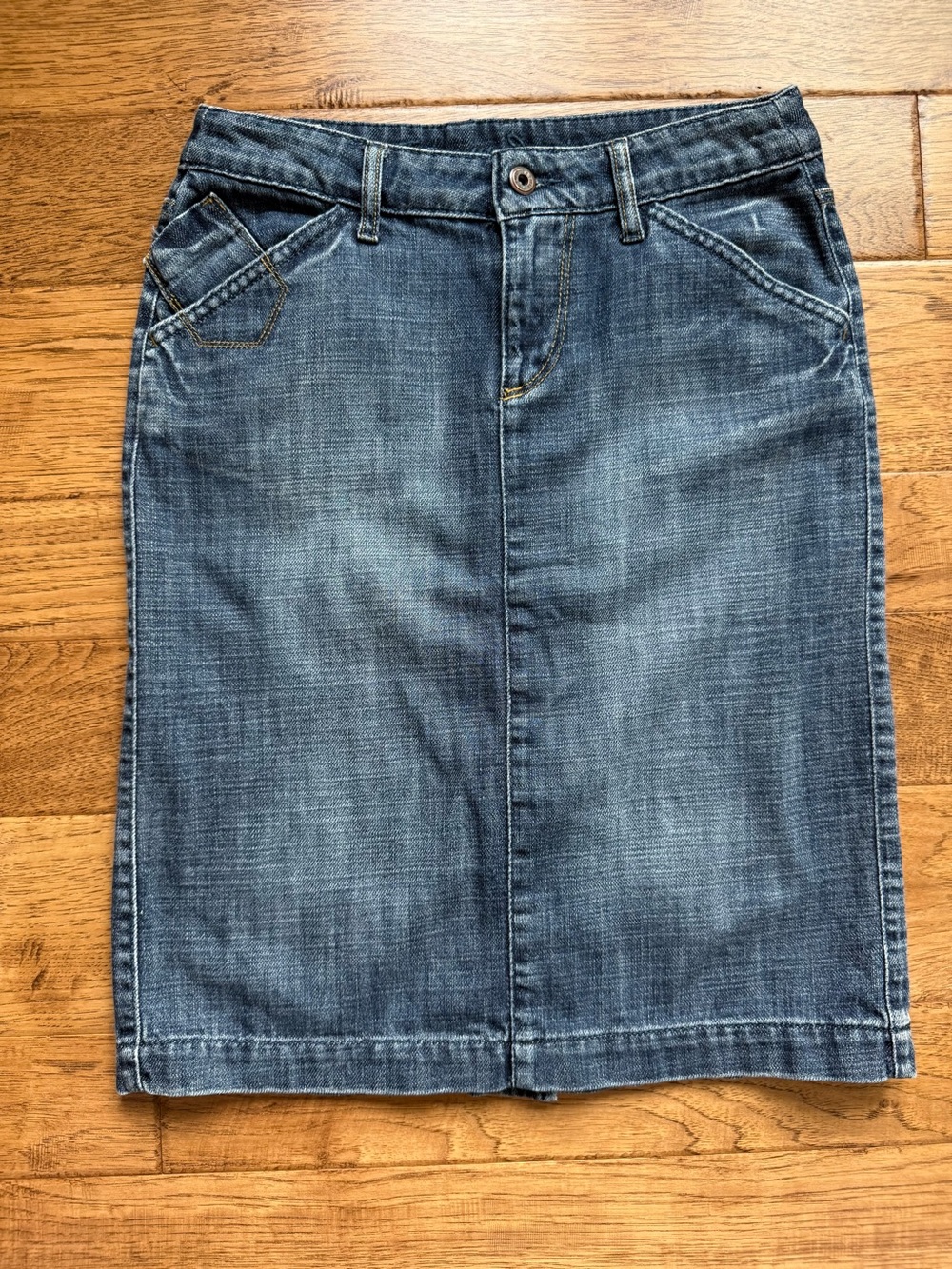 Women's Dark Blue Denim Pencil Skirt, size small.